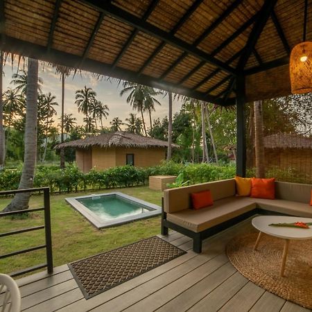 Suan Residence - Exotic And Contemporary Bungalows With Private Pool Чалоклум Екстериор снимка