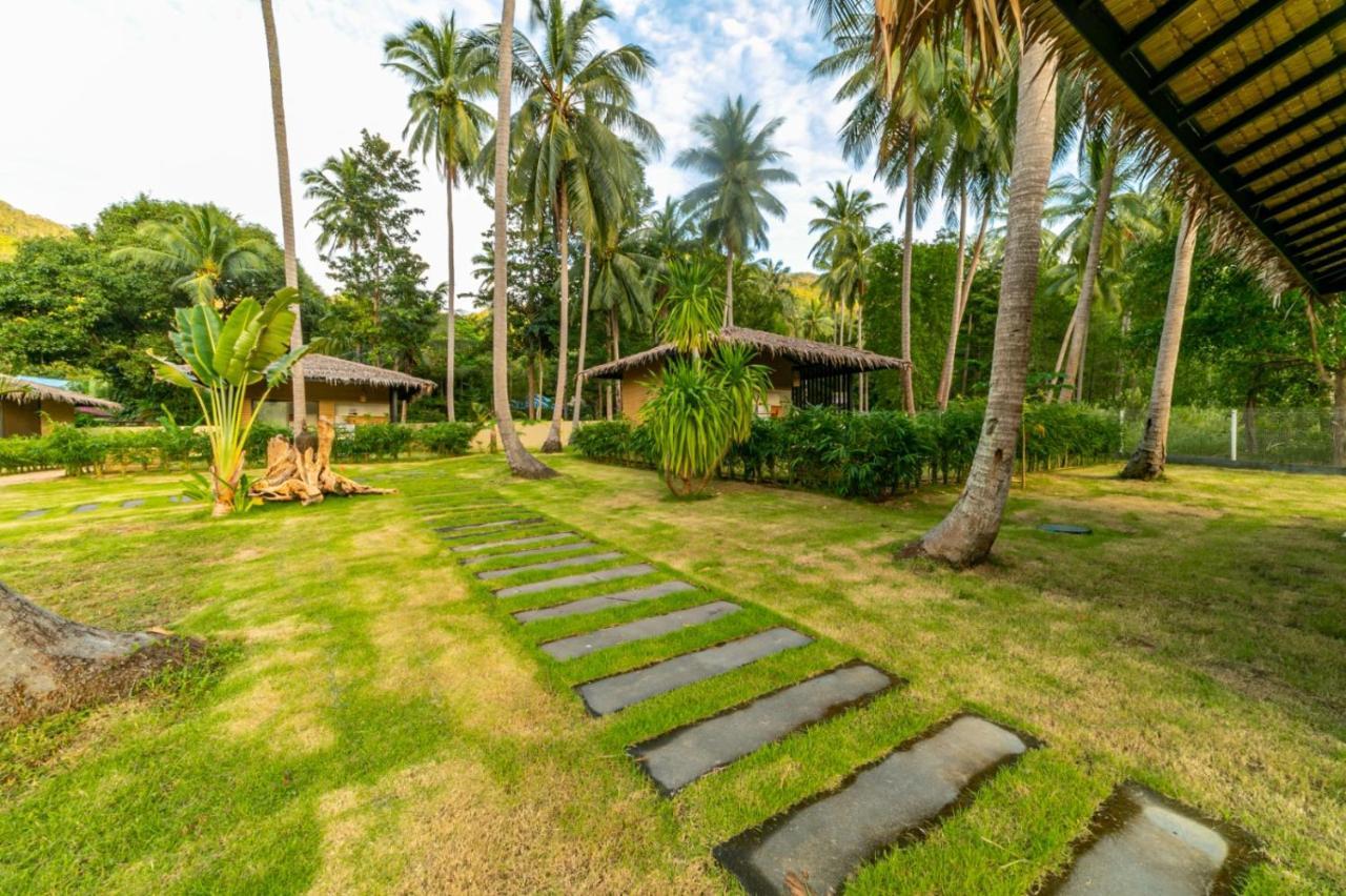 Suan Residence - Exotic And Contemporary Bungalows With Private Pool Чалоклум Екстериор снимка