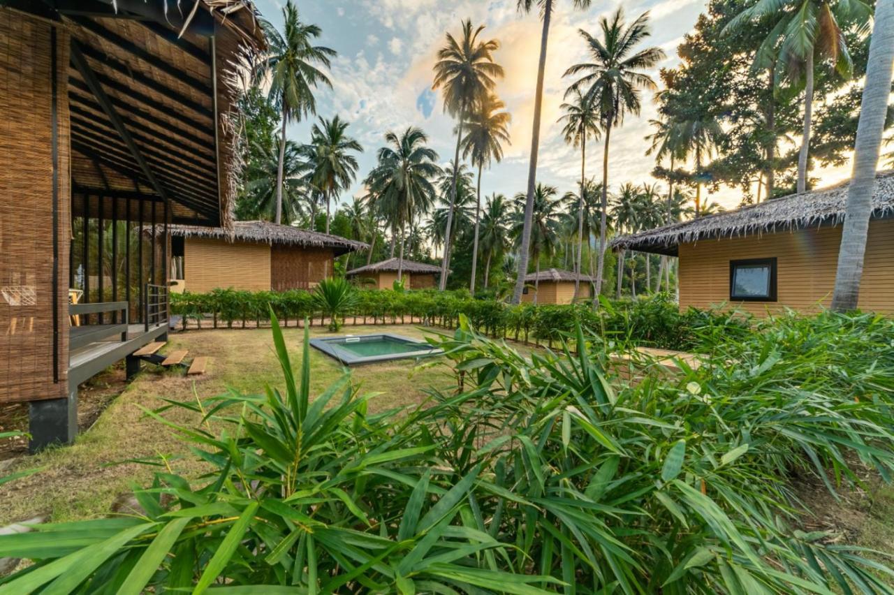 Suan Residence - Exotic And Contemporary Bungalows With Private Pool Чалоклум Екстериор снимка